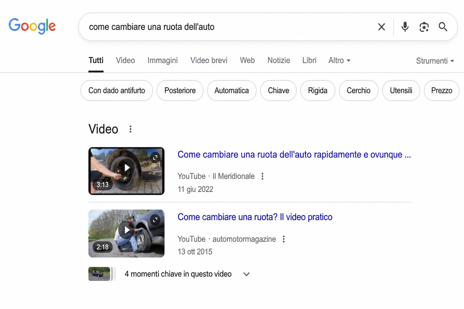 Illustrazione del formato video: un rettangolo orizzontale con un piccolo triangolo di lettura in rilievo al centro.