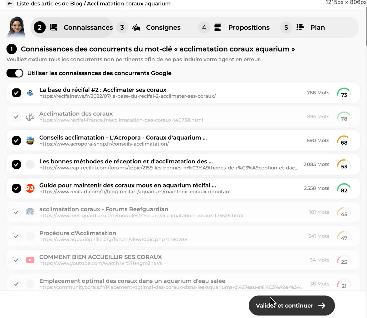 Étape Connaissances listant les concurrents Google avec leur nombre de mots et leur score de contenu, certains cochés