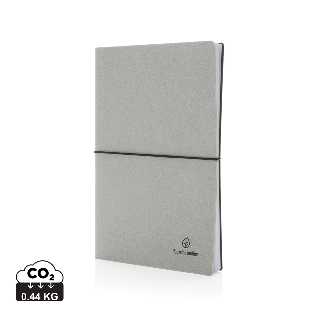 Goodies def : carnet publicitaire écoresponsable en cuir recyclé, format compact avec élastique, poids 0.44 kg CO₂.