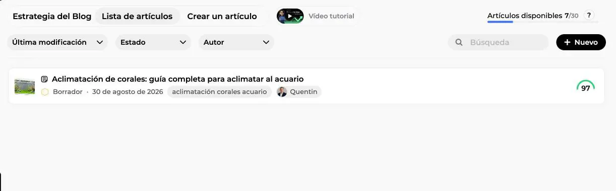 Lista de artículos de Sedestral: un artículo en borrador con su fecha, su palabra clave, su autor y su puntuación de contenido