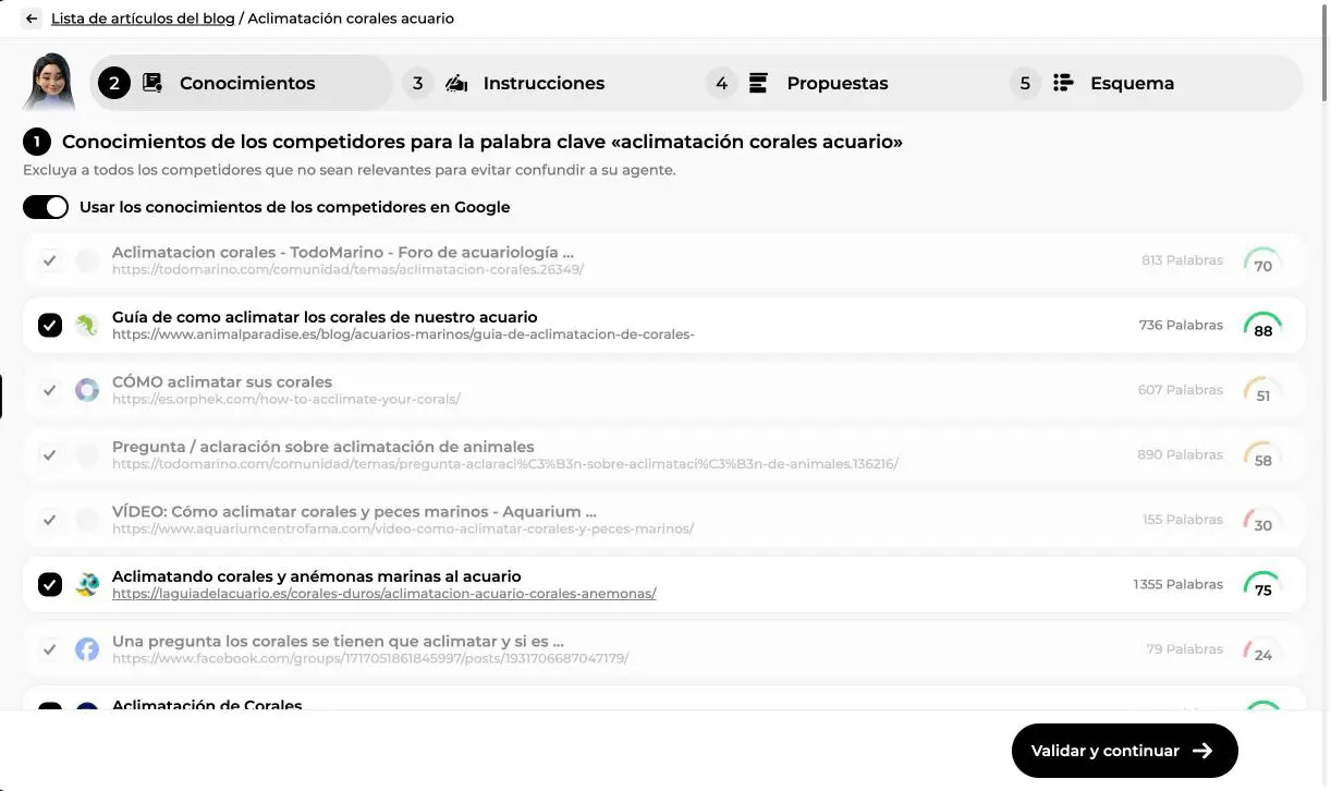Paso Conocimientos con los competidores de Google, su número de palabras y su puntuación, algunos marcados y otros excluidos
